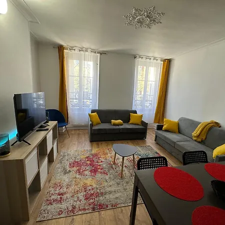 Refait à Neuf 2 Pièces - - équipé - Parking *